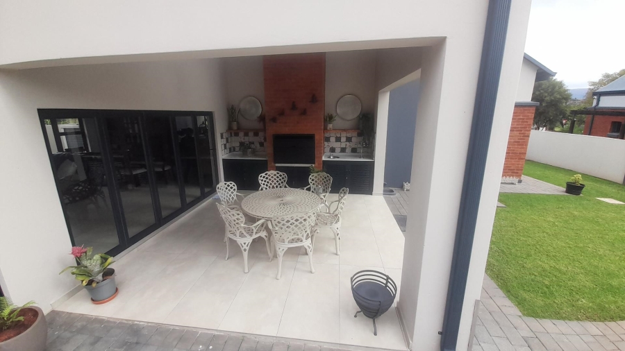 4 Bedroom Property for Sale in Meerhof North West